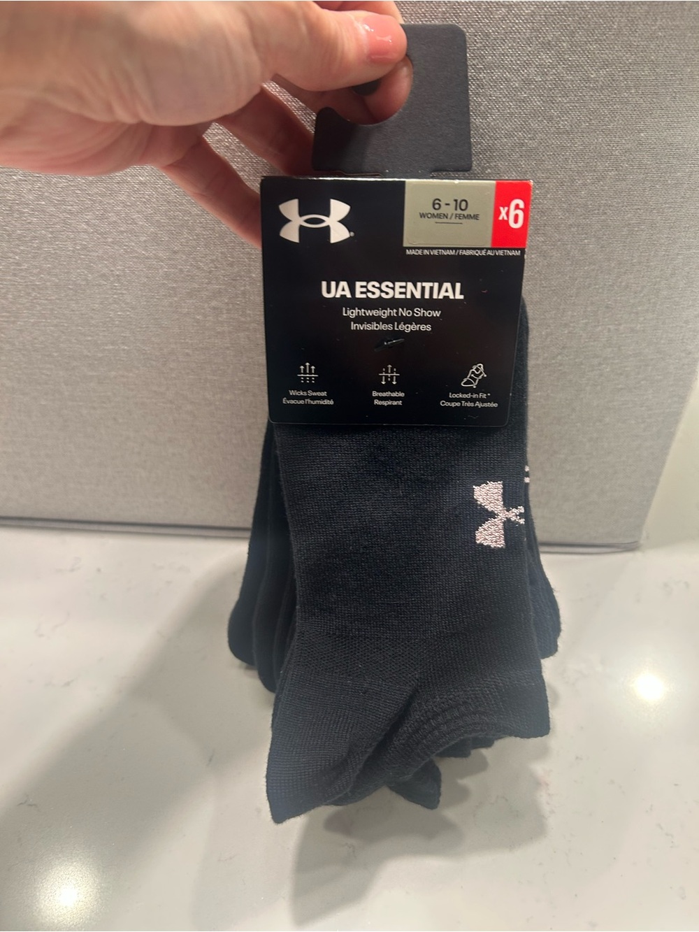 NWT Under Armour UA Essential Lightweight No-Show Socks - Black
